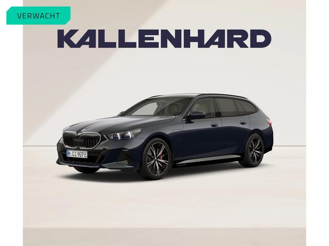 BMW 5-SERIE Touring 550e xDrive - M-Sport Pro - Comfortzetels - Pano - Trekhaak - Head-up