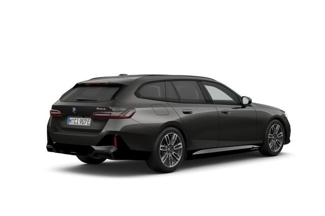 BMW 5-SERIE Touring 530e M Sport Pro Edition | M Sportpakket Pro | Innovation Pack | Travel Pack | Comfort Pack
