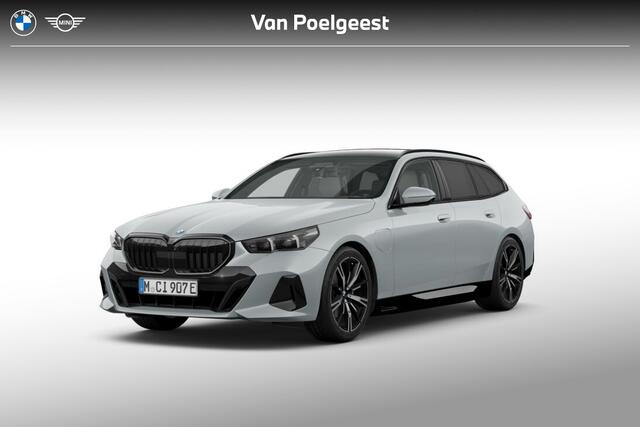 BMW 5-SERIE Touring 530e M Sport Pro Edition | M Sportpakket Pro | Innovation Pack | Travel Pack | Comfort Pack | Trekhaak