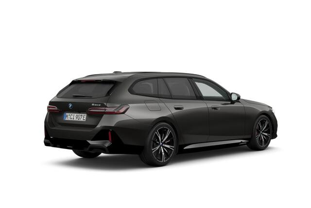 BMW 5-SERIE Touring 530e M Sport Pro Edition | M Sportpakket Pro | Innovation Pack | Travel Pack | Comfort Pack