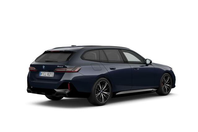 BMW 5-SERIE Touring 530e M Sport Pro Edition | M Sportpakket Pro | Innovation Pack | Travel Pack | Comfort Pack