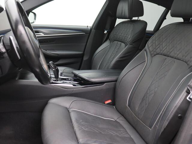 BMW 5-SERIE 545e xDrive High Executive 394PK Aut. M-Sport, Pano-Schuifdak, SOH 90%, M-Sport, Head-Up Display, Stoel-Stuurverwarming, Stoelkoeling, Memorystoel, 360gr. Camera, Keyless