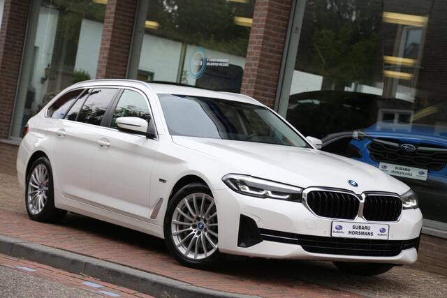 BMW 5-SERIE Touring 530e Executive Livecockpit Prof Leer LED Navi Camera