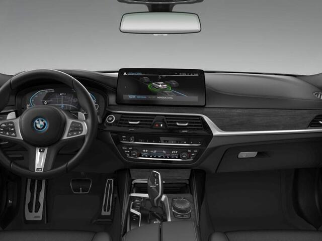 BMW 5-SERIE 545e xDrive Schuifdak | CoPilot | Laser | Stoelventilatie