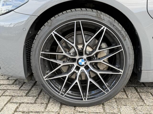 BMW 5-SERIE Touring 530e High Executive 20"/Leder/Camera/Stoelverwarming/Sfeerverlichting/Apple Carplay & Android Auto
