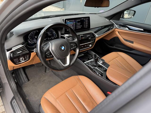 BMW 5-SERIE Touring 530e High Executive 20"/Leder/Camera/Stoelverwarming/Sfeerverlichting/Apple Carplay & Android Auto