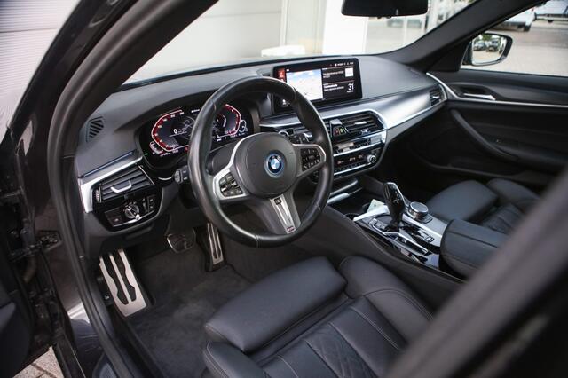 BMW 5-SERIE Touring 530e M-Sport | Trekhaak | Sfeerverlichting |