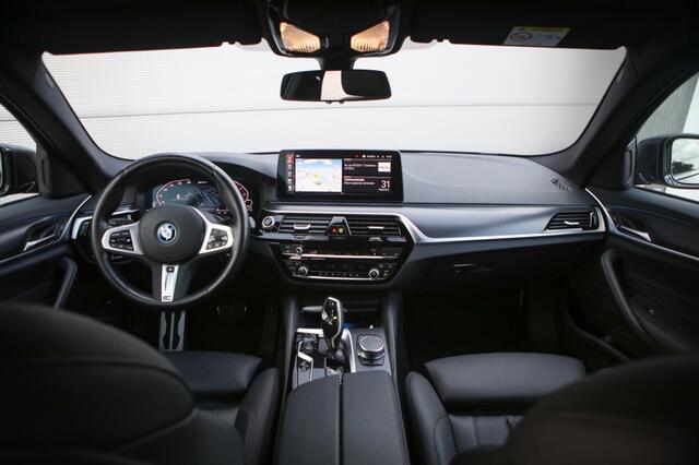 BMW 5-SERIE Touring 530e M-Sport | Trekhaak | Sfeerverlichting |