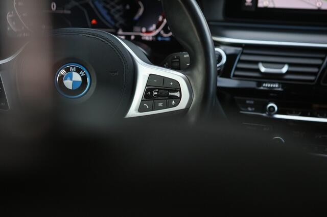 BMW 5-SERIE Touring 530e M-Sport | Trekhaak | Sfeerverlichting |