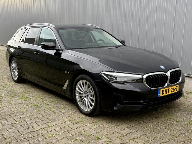 BMW 5-SERIE Touring 530e X-DRIVE HIGH EXECUTIVE / TREKHAAK / LEDER
