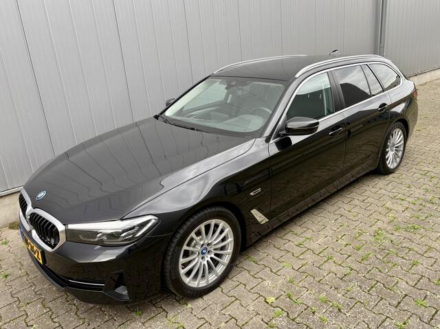 BMW 5-SERIE Touring 530e X-DRIVE HIGH EXECUTIVE / TREKHAAK / LEDER