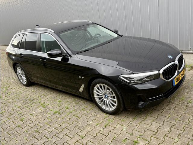 BMW 5-SERIE Touring 530e X-DRIVE HIGH EXECUTIVE / TREKHAAK / LEDER