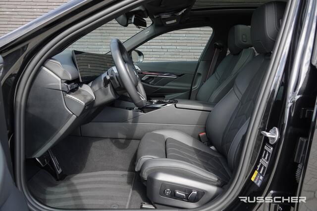 BMW 5-SERIE Touring 550E 490Pk Aut. | Plug in Hybride | X-Drive | Shadowline | M-Sport | Head Up Display | Panoramadak | Trekhaak | 21''