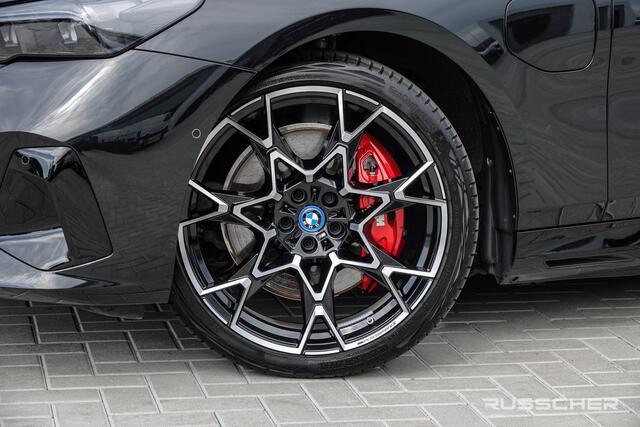 BMW 5-SERIE Touring 550E 490Pk Aut. | Plug in Hybride | X-Drive | Shadowline | M-Sport | Head Up Display | Panoramadak | Trekhaak | 21''