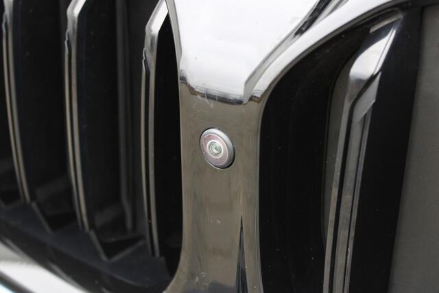 BMW 5-SERIE Touring 530e xDrive M-sport | Incl. 12 maanden garantie | Assisted driving | Uitklapbare trekhaak | 360° camera | Apple carplay/Android auto | Stoelverwarming voor + achter | Memory zetel | Harman/Kardon audio |