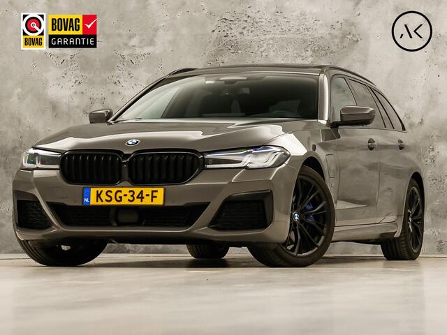 BMW 5-SERIE 530e M Sport High Executive 293Pk (PANORAMADAK, M PAKKET, LASER LED, HEAD-UP DISPLAY, 360 CAMERA, MEMORY SEATS, HARMAN/KARDON, TREKHAAK ELEKTRISCH, STOELVERWARMING ACHTER, DISPLAY KEY, NIEUWSTAAT)