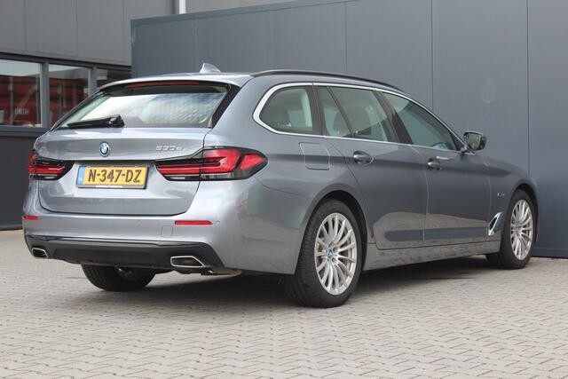 BMW 5-SERIE Touring 530e Business Edition Plus | Incl. 12 maanden garantie | Cruise control | Climate control | Stoelverwarming | Memory seats | Luxe lederen zetels | Apple carplay/Android auto |