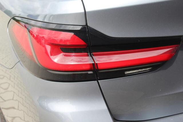 BMW 5-SERIE Touring 530e Business Edition Plus | Incl. 12 maanden garantie | Cruise control | Climate control | Stoelverwarming | Memory seats | Luxe lederen zetels | Apple carplay/Android auto |