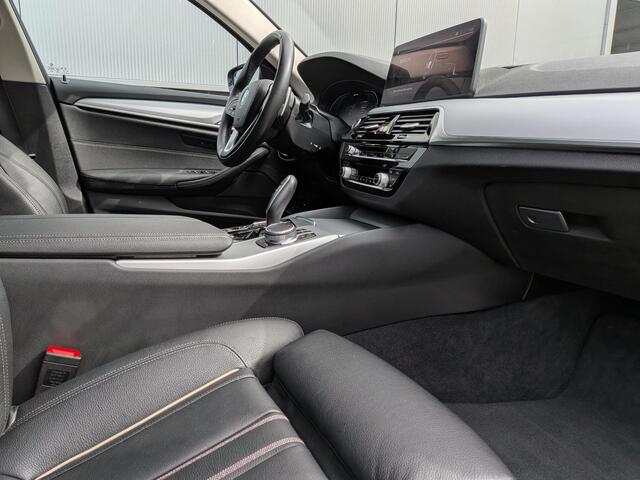 BMW 5-SERIE Touring 530e xDrive Business Edition Plus | Panorama | Trehaak | Laser | Ambient | Comfortzetels