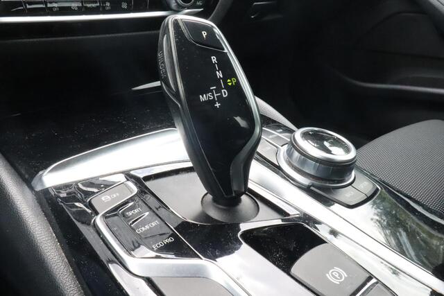 BMW 5-SERIE 520d EDE Executive | Sportline | Audio Media Pack | Spotstoelen | Donkere hemel