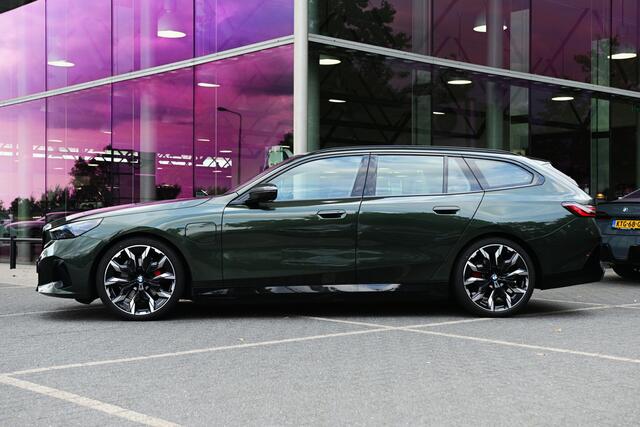 BMW 5-SERIE Touring 530e M Sport Automaat / Trekhaak / Stoelventilatie / Adaptieve LED / Bowers & Wilkins / Parking Assistant Plus
