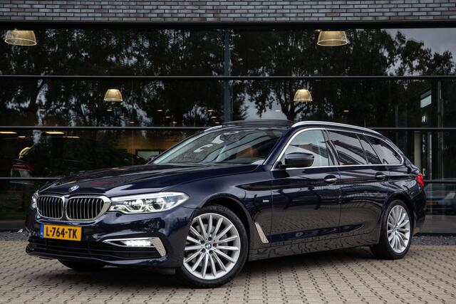 BMW 5-SERIE Touring 530i High Executive , Panoramadak, Trekhaak, Memory,