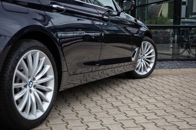BMW 5-SERIE Touring 530i High Executive , Panoramadak, Trekhaak, Memory,