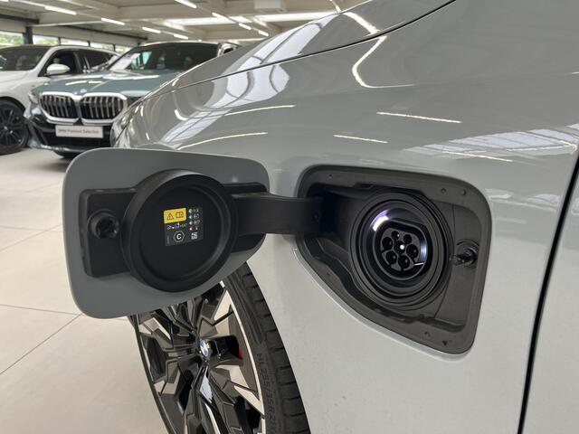 BMW 5-SERIE Touring 530e M-Sport Pro | Trekhaak | 21" | Panorama | Privacy Glass | Innovation | Travel