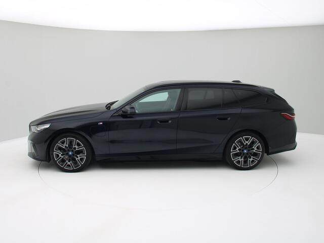 BMW 5-SERIE Touring 530e M Sport Edition / Trekhaak / Luxe! / Origineel NL