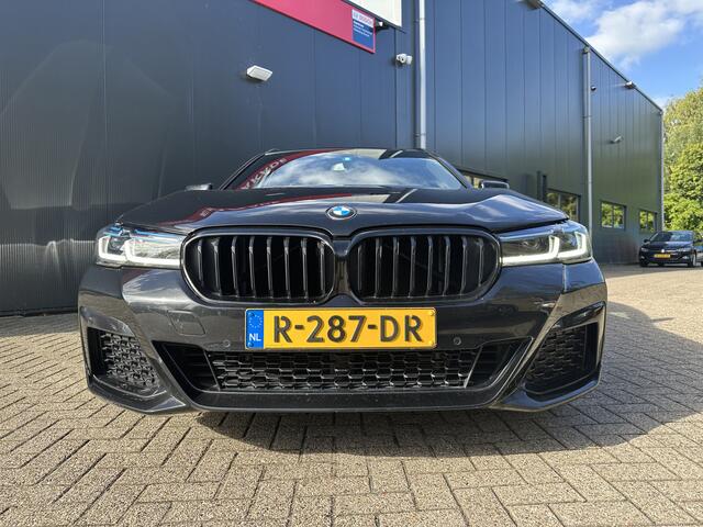 BMW 5-SERIE Touring 520i Business Edition Plus | Trekhaak elek. | Leder