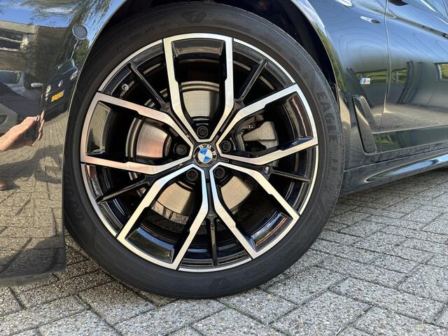 BMW 5-SERIE Touring 520i Business Edition Plus | Trekhaak elek. | Leder