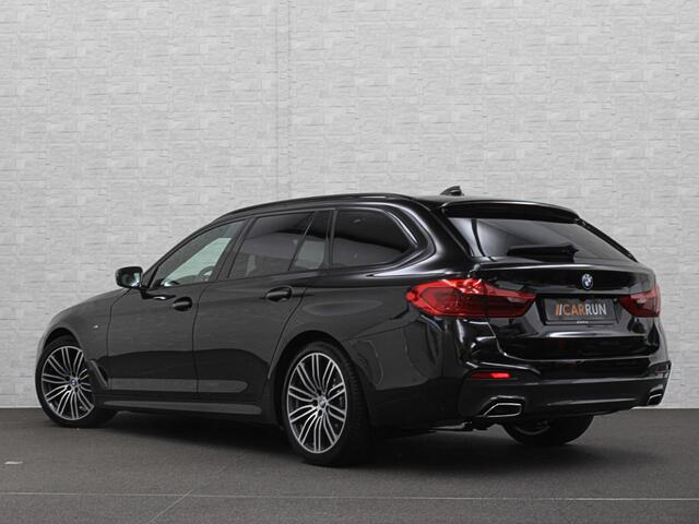BMW 5-SERIE Touring 520i M-Sport Volledig Individual | Nappa | Comfortseats | Panodak | Trekhaak 2000kg | Adapt. Led | Luchtvering niveauregeling | Display Key | Camera | Memory | 19" | Nav. Proffesional | Alarm | NL-Auto | Dealer OH | NAP | Full Service - Rijklaarprijs.