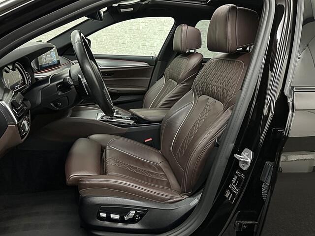 BMW 5-SERIE Touring 520i M-Sport Volledig Individual | Nappa | Comfortseats | Panodak | Trekhaak 2000kg | Adapt. Led | Luchtvering niveauregeling | Display Key | Camera | Memory | 19" | Nav. Proffesional | Alarm | NL-Auto | Dealer OH | NAP | Full Service - Rijklaarprijs.