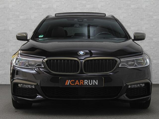 BMW 5-SERIE Touring 520i M-Sport Volledig Individual | Nappa | Comfortseats | Panodak | Trekhaak 2000kg | Adapt. Led | Luchtvering niveauregeling | Display Key | Camera | Memory | 19" | Nav. Proffesional | Alarm | NL-Auto | Dealer OH | NAP | Full Service - Rijklaarprijs.