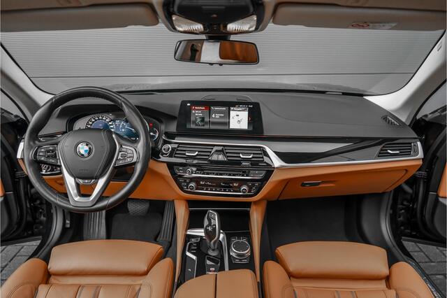 BMW 5-SERIE Touring 530i High Executive Luxury Pano Camera HiFi Leder ACC