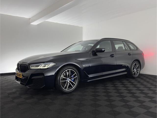 BMW 5-SERIE Touring 530e Business Edition Plus M-Sportpack (Plug-in) (INCL.BTW) *HEAD-UP | LEATHER | LASER-LED | ADAPTIVE-CRUISE | BLIND-SPOT | MEMORY-PACK | DIGI-COCKPIT | HIFI-SOUND | CAMERA | NAVI-FULLMAP | PRIVACY-GLASS | SHIFT-PADDLES | AMBIENT-LIGHT | 18