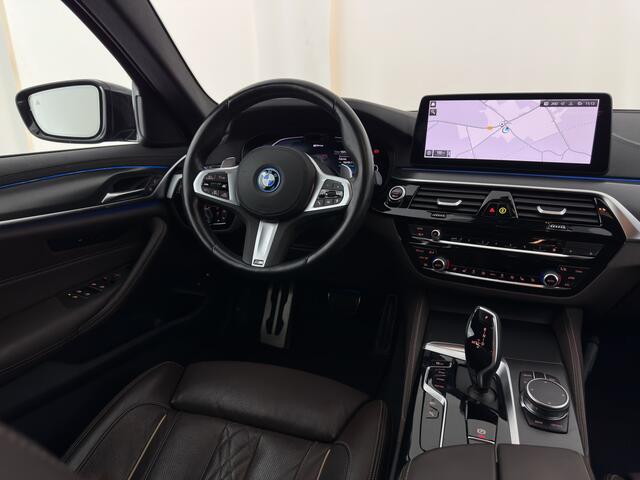 BMW 5-SERIE Touring 530e Business Edition Plus M-Sportpack (Plug-in) (INCL.BTW) *HEAD-UP | LEATHER | LASER-LED | ADAPTIVE-CRUISE | BLIND-SPOT | MEMORY-PACK | DIGI-COCKPIT | HIFI-SOUND | CAMERA | NAVI-FULLMAP | PRIVACY-GLASS | SHIFT-PADDLES | AMBIENT-LIGHT | 18