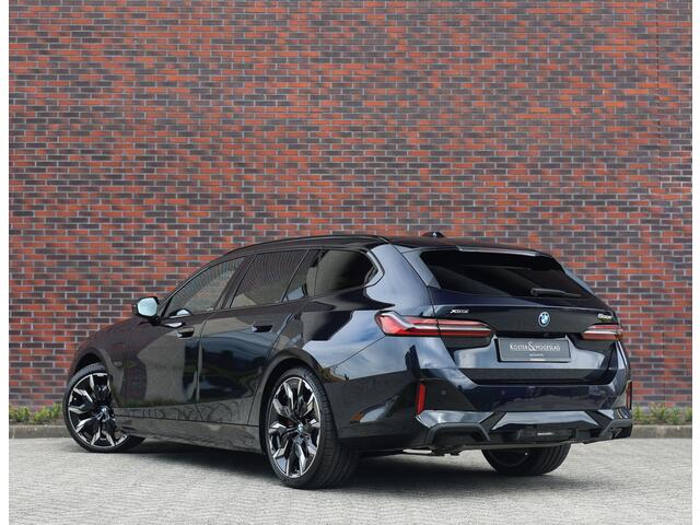 BMW 5-SERIE Touring 550e xDrive | Pano - Trekhaak - HUD