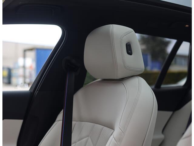 BMW 5-SERIE Touring 550e xDrive | Pano - Trekhaak - HUD
