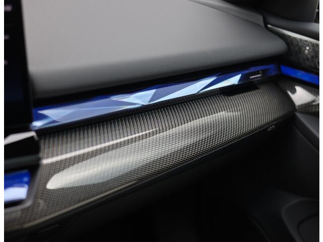 BMW 5-SERIE Touring 550e xDrive | Pano - Trekhaak - HUD