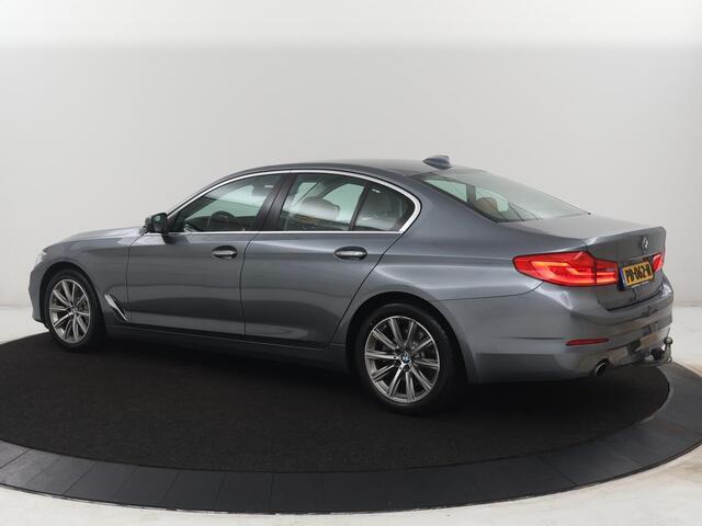 BMW 5-SERIE 530i High Executive | Trekhaak | LED | Navigatie | Stoelverwarming |