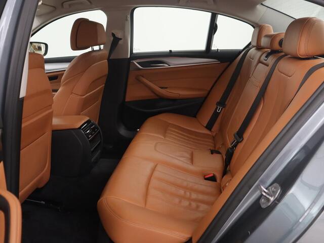 BMW 5-SERIE 530i High Executive | Trekhaak | LED | Navigatie | Stoelverwarming |