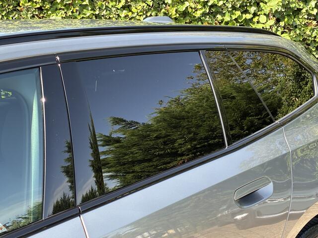 BMW 5-SERIE Touring 550e xDrive | M-Sport Pro | CoPilot | Bowers & Wilkins | Elek. Stoelverst. | 4x Stoelverw. + Stuur verw. | Comfort Access | Elek. Trekhaak