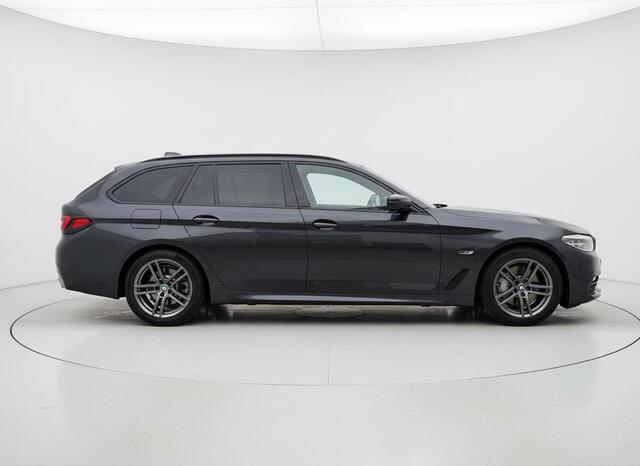 BMW 5-SERIE Touring 530e Executive M-SPORT - LEER - ACC - STOELVERWARMING