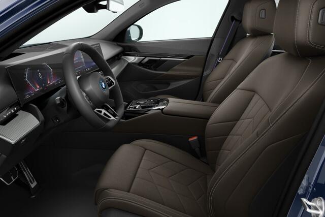 BMW 5-SERIE Sedan 530e M Sport Edition | M Sportpakket Pro | Innovation Pack | Travel Pack | Comfort Pack