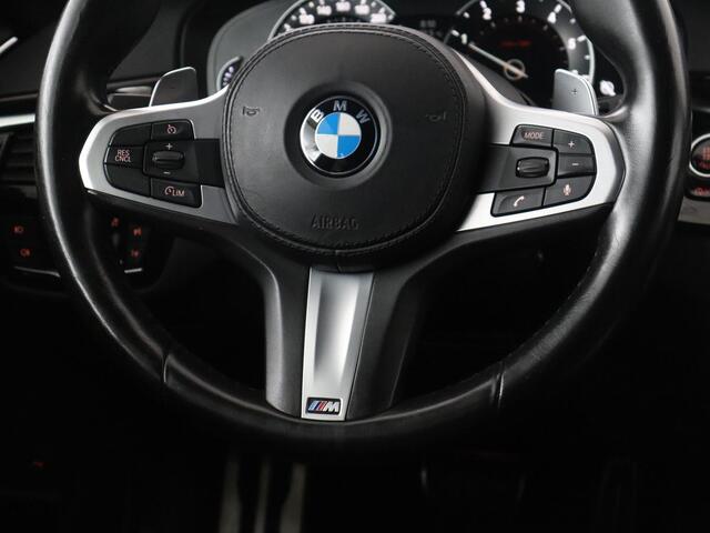 BMW 5-SERIE Touring 530i xDrive M-sport High Executive | Leder | Camera | Harman/kardon | Park assist | Cruise control | Full LED | Bluetooth | Sfeerverlichting |