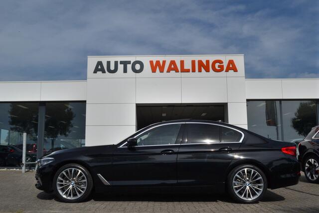 BMW 5-SERIE 520i Luxury | Opendak | Head Up | Comfortstoelen | Adaptive Cruise | Stuur en stoelverw | Elektrische achterklep |