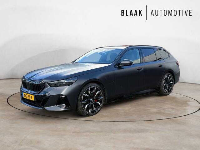 BMW 5-SERIE Touring 530e M Sport-Pro Edition | matzwart | 21" individual | innovation | leer | head-up
