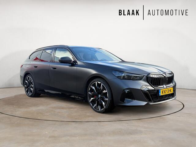 BMW 5-SERIE Touring 530e M Sport-Pro Edition | matzwart | 21" individual | innovation | leer | head-up