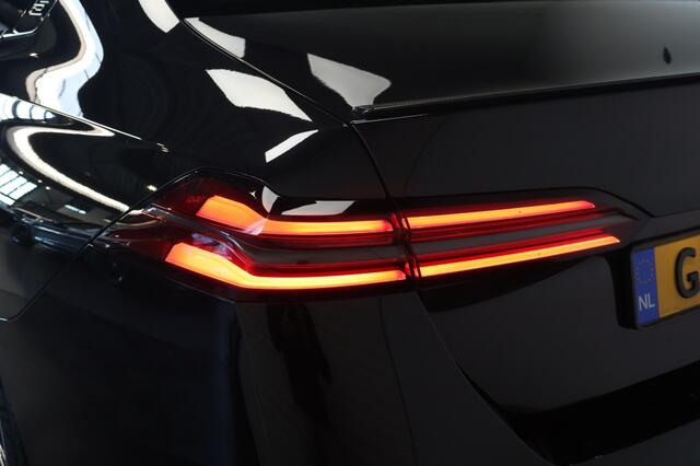 BMW 5-SERIE 520i | M-Sport Pro | Panorama | H&K | Trekhaak | Carbon
